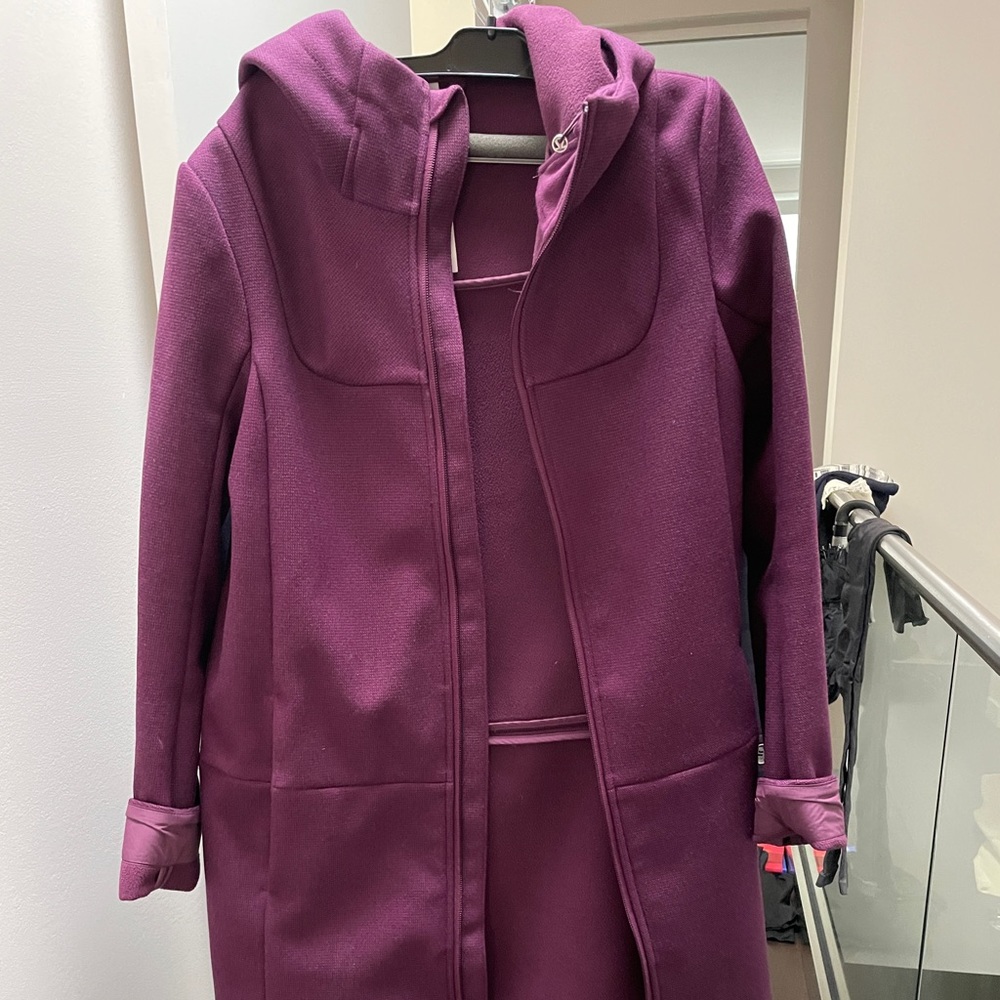 Lululemon Raincoat Size 6